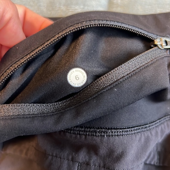 Lululemon short. Excellent condition. Almost brand new. Size 6. - Picture 3 of 3